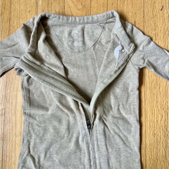 Banana Republic Baby Zipper Onesie Pajamas- Tan, 18-24m - Picture 4 of 7
